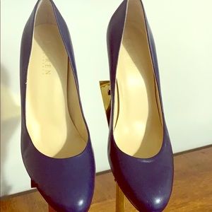 Ralph Lauren Navy Pumps in Great condition Size 8